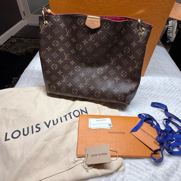 Louis Vuitton Handbags - Louis Vuitton Graceful PM monogram pivoine
